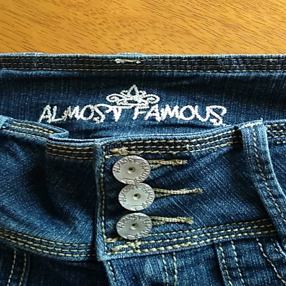 Almost famous jeans shorts - Picture 2 of 6